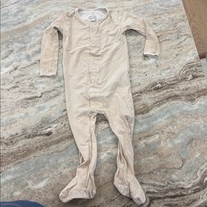 Magnetic me organic cotton footie size 12-18m